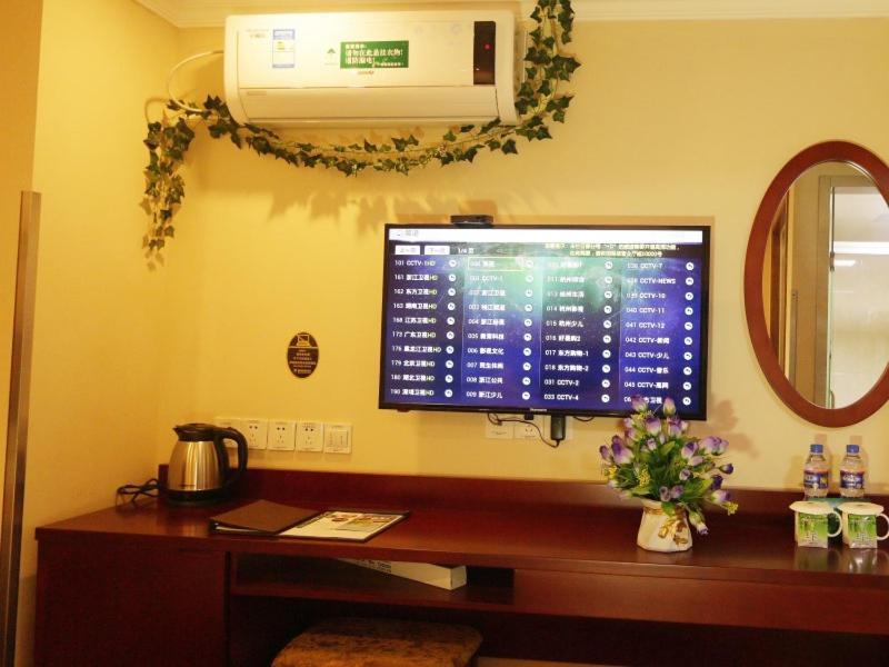 Greentree Inn Zhejiang Jiaxing West Zhongshan Road Vintage Car Building Express Hotel المظهر الخارجي الصورة