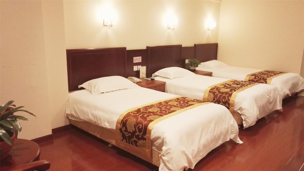 Greentree Inn Zhejiang Jiaxing West Zhongshan Road Vintage Car Building Express Hotel المظهر الخارجي الصورة