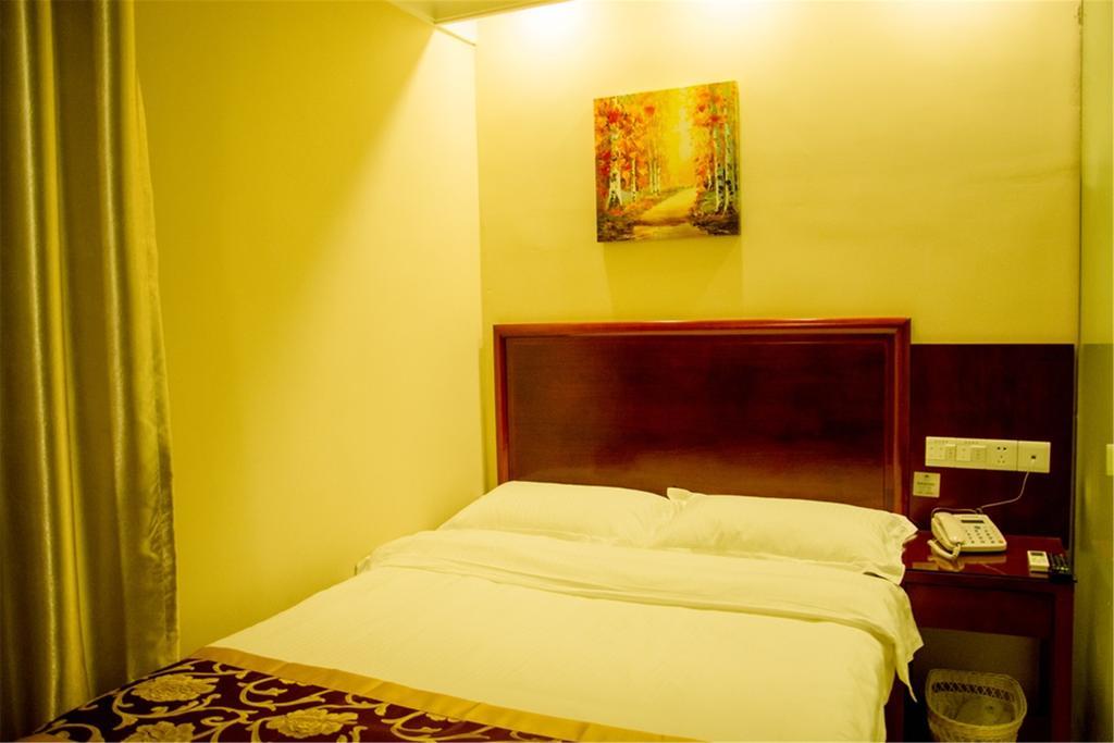 Greentree Inn Zhejiang Jiaxing West Zhongshan Road Vintage Car Building Express Hotel المظهر الخارجي الصورة