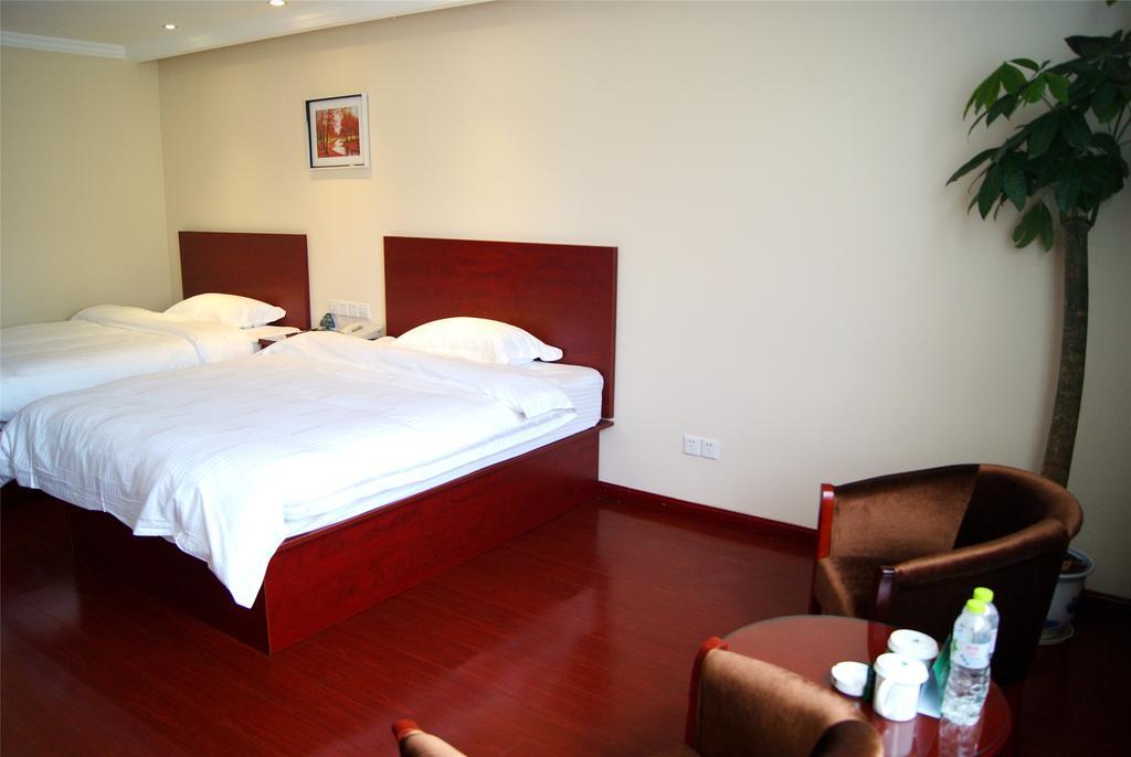 Greentree Inn Zhejiang Jiaxing West Zhongshan Road Vintage Car Building Express Hotel المظهر الخارجي الصورة