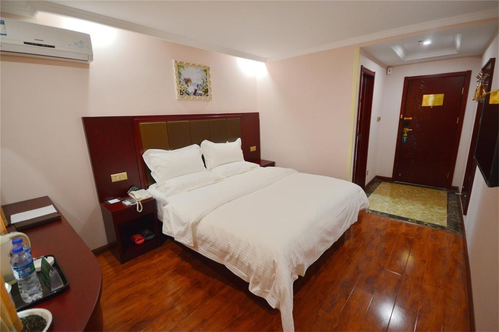 Greentree Inn Zhejiang Jiaxing West Zhongshan Road Vintage Car Building Express Hotel المظهر الخارجي الصورة