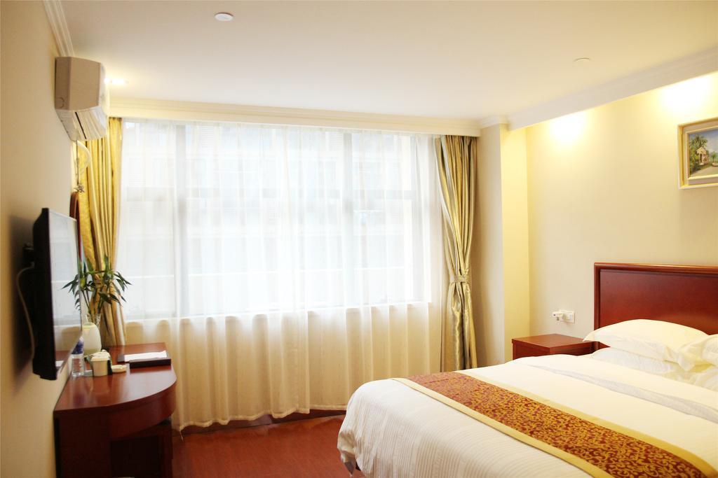 Greentree Inn Zhejiang Jiaxing West Zhongshan Road Vintage Car Building Express Hotel المظهر الخارجي الصورة