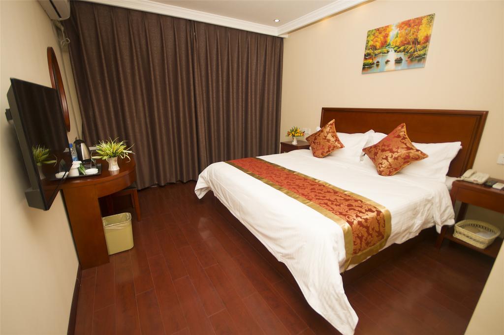 Greentree Inn Zhejiang Jiaxing West Zhongshan Road Vintage Car Building Express Hotel المظهر الخارجي الصورة